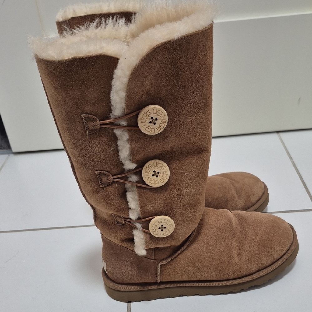 UGG Tan Winter Boots with Plush Lining and Suede Finish